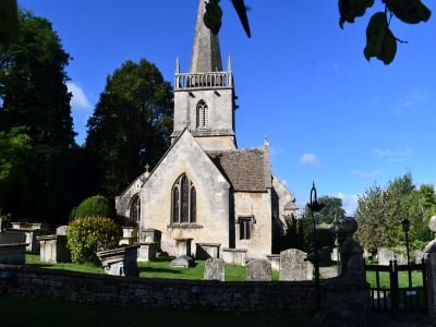 Box St. Thomas A Becket